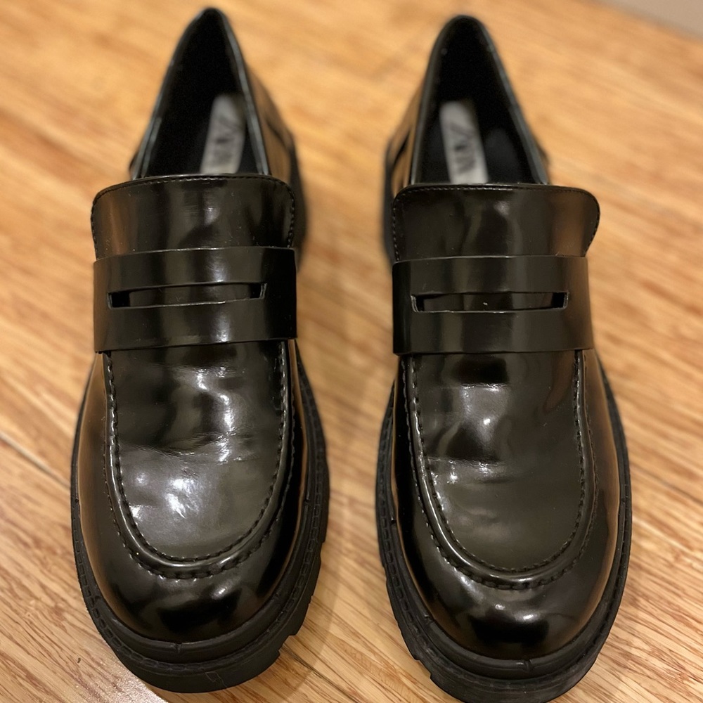 Zara Size 39 Black Patent Leather Loafers